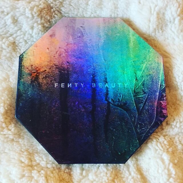 Happy Tuesday!! @fentybeauty I am obsessed with this beautiful palette ❤️❤️You can use these super shimmery colors for eyes, highlight, and even lips 👄 I found mine online at @sephora ❤️❤️ #shimmer #fentybeauty #allthebling #ifitsparklesiwantit #sep