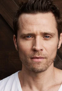 Seamus-Dever-204x300.jpg