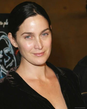 0031_Carrie-Anne-Moss-pic-.jpg