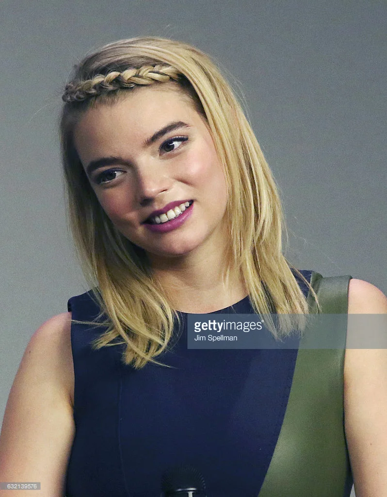 anya TJ apple.jpg