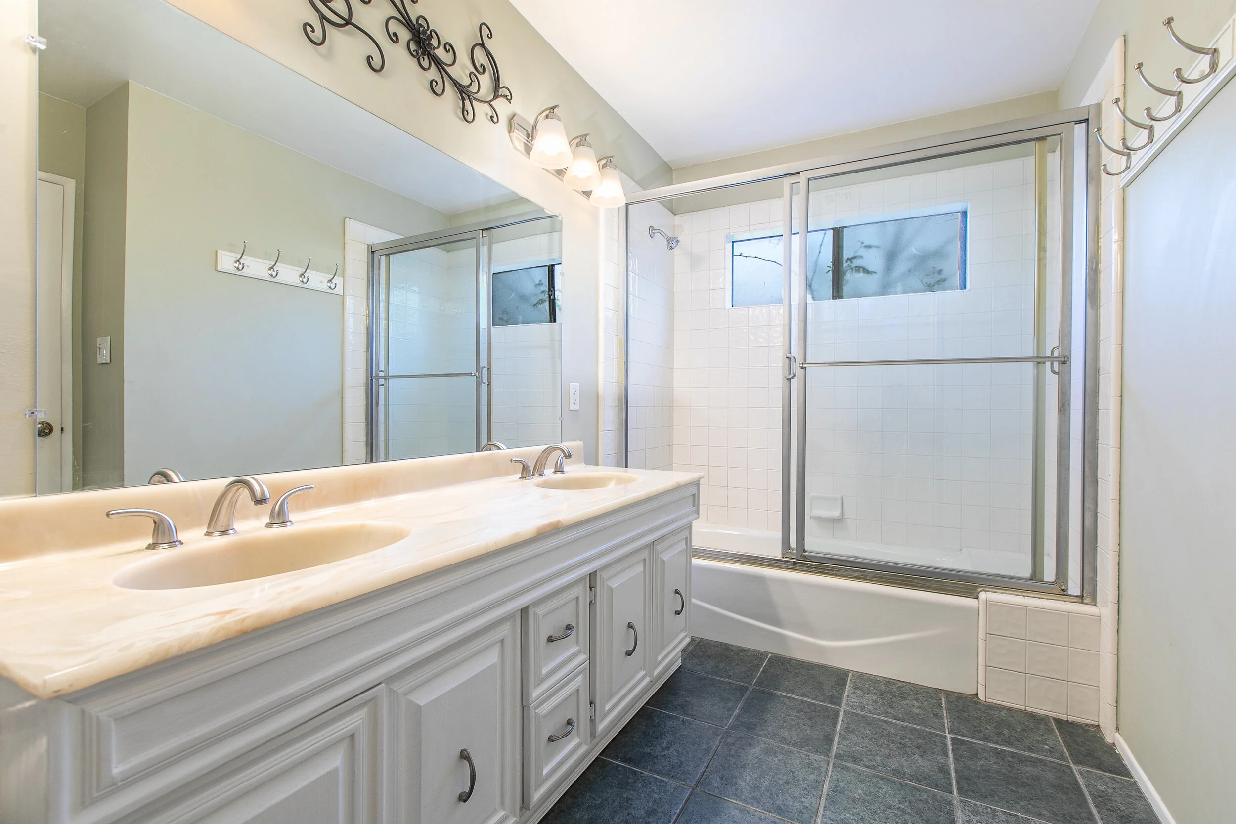 Ensuite Master Bathroom