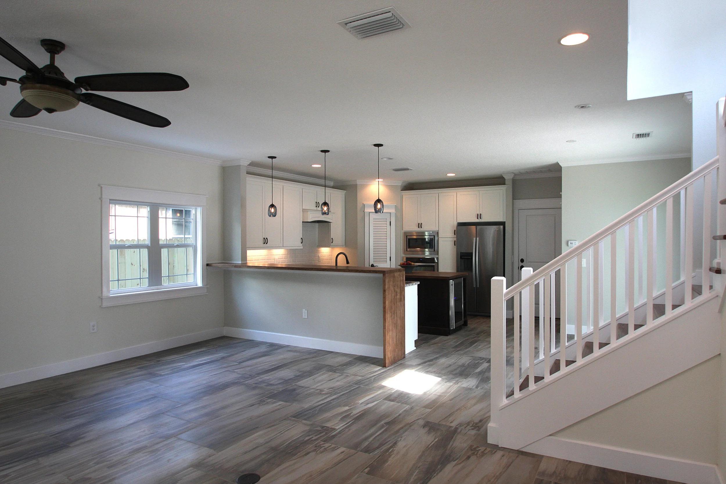 Living_rm to kitchen#2074.jpg