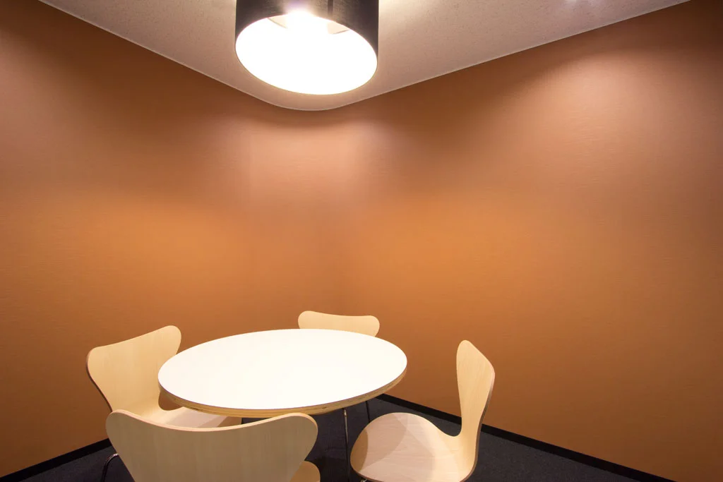 BAKOKO-CDS-1F-Meeting-Room-Orange-1024pix.jpg
