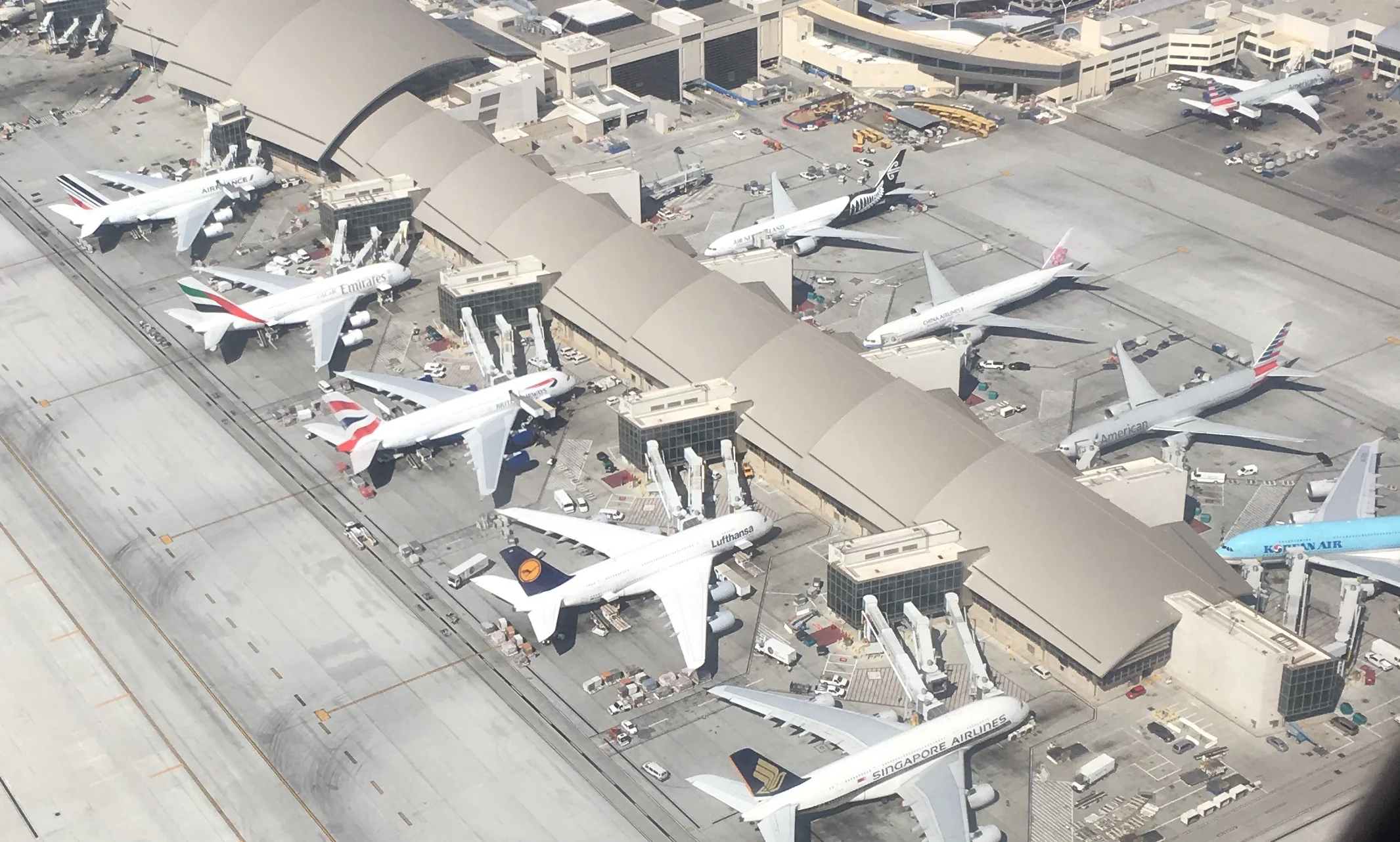So many airplanes. So many options. But, there are only 7 days to travel on…
