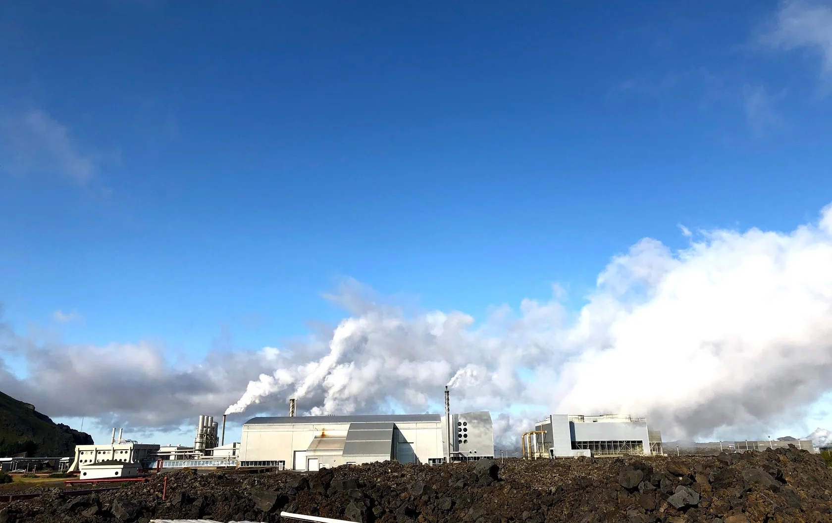 Iceland’s Blue Lagoon backdrop: Svartsengi geothermal plant
