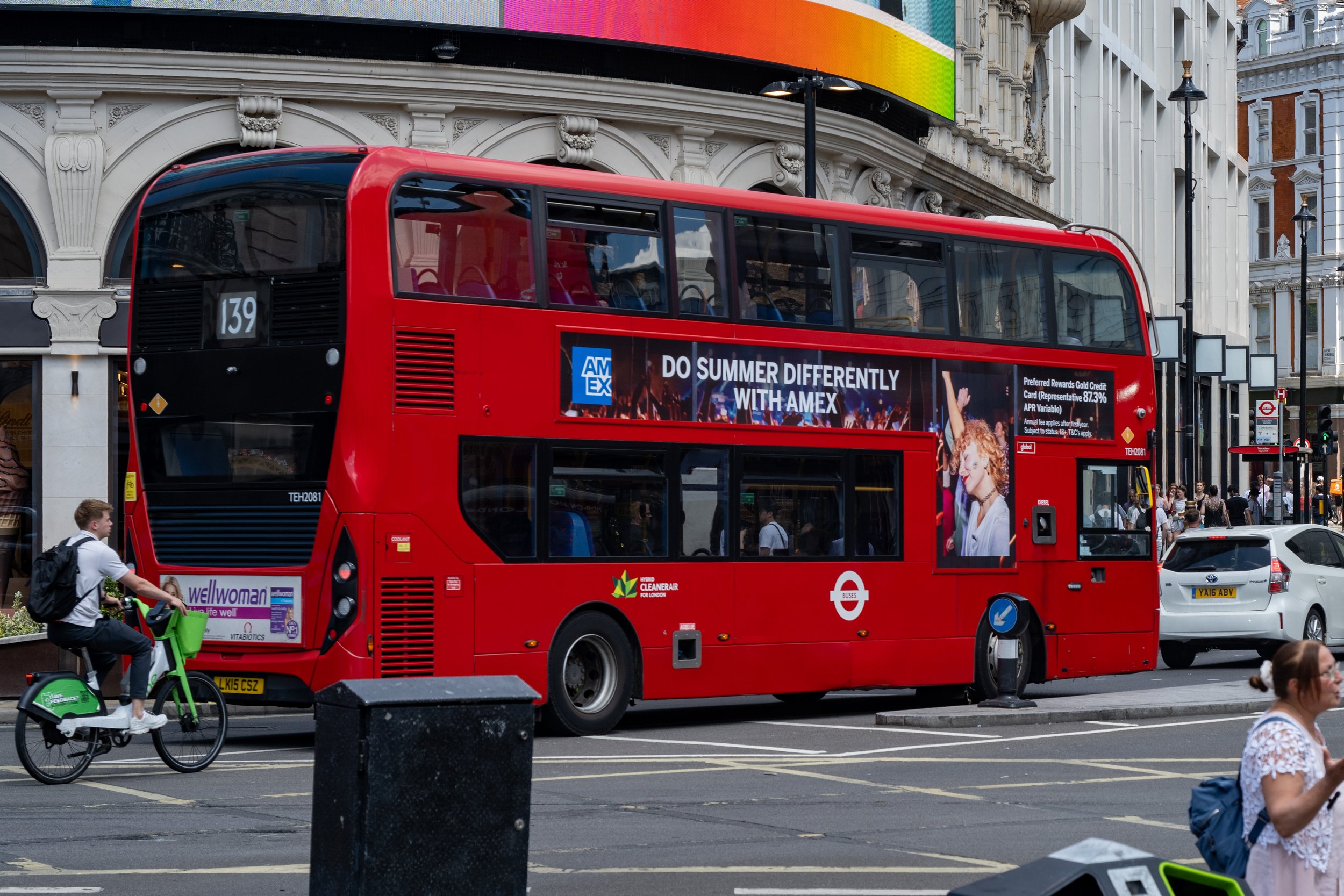 Amex Brand_Bus_Piccadilly Circus_London_003.jpg