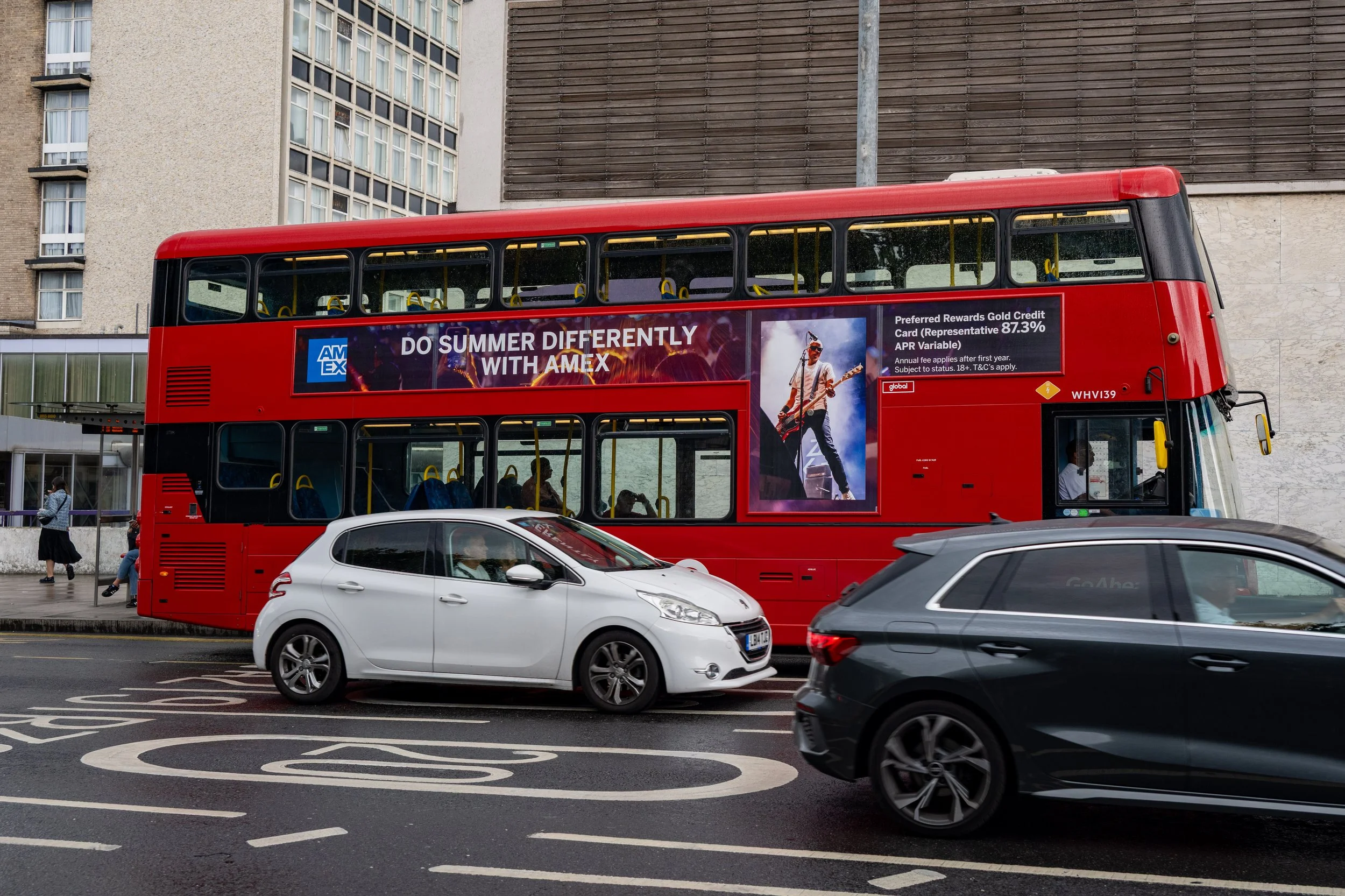Amex Brand_Bus_Putney Bridge_London_001.jpg