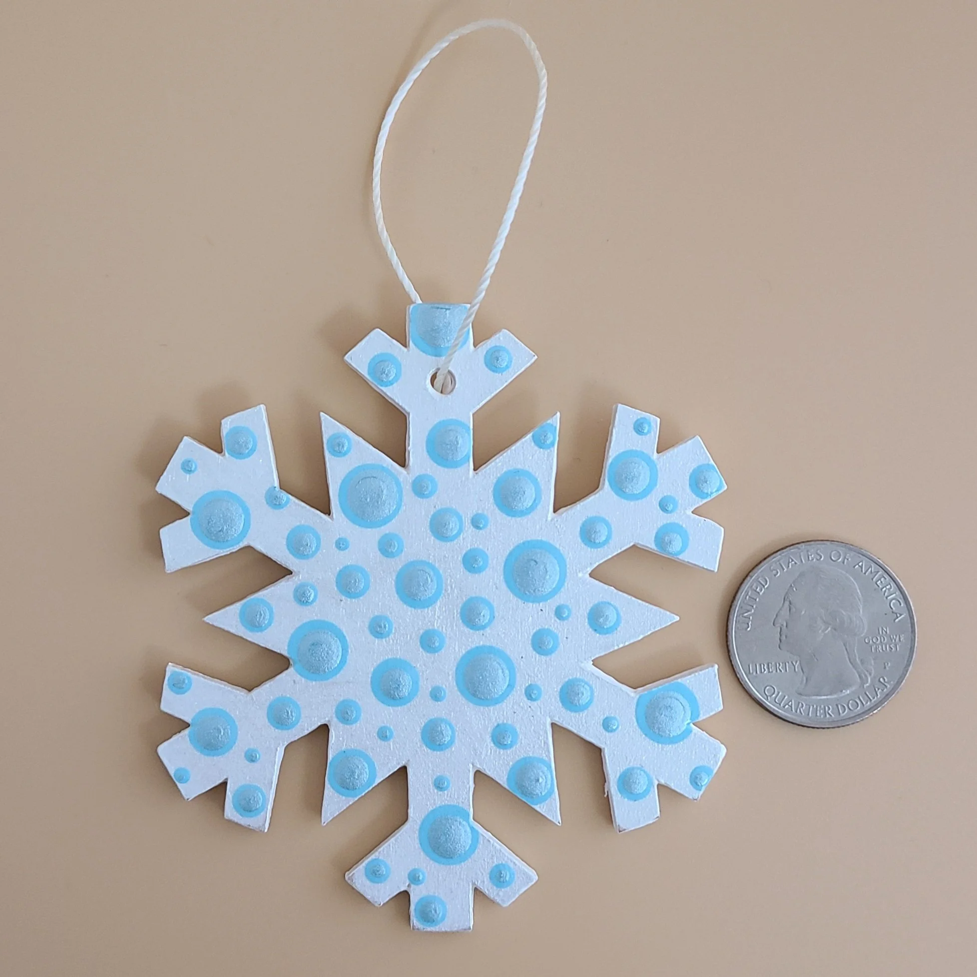 Snowflake ornament/magnet