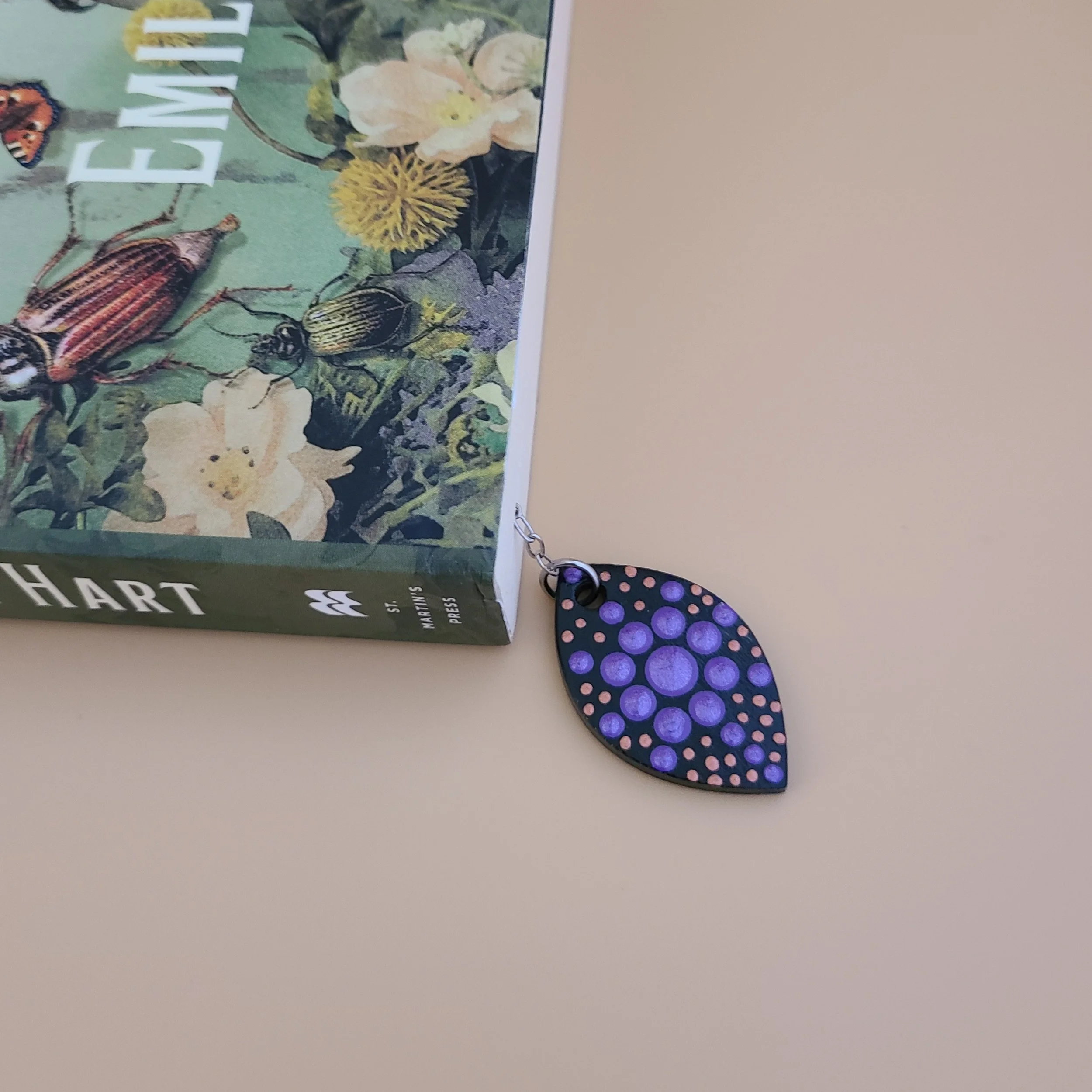 chain bookmark book 2.jpg