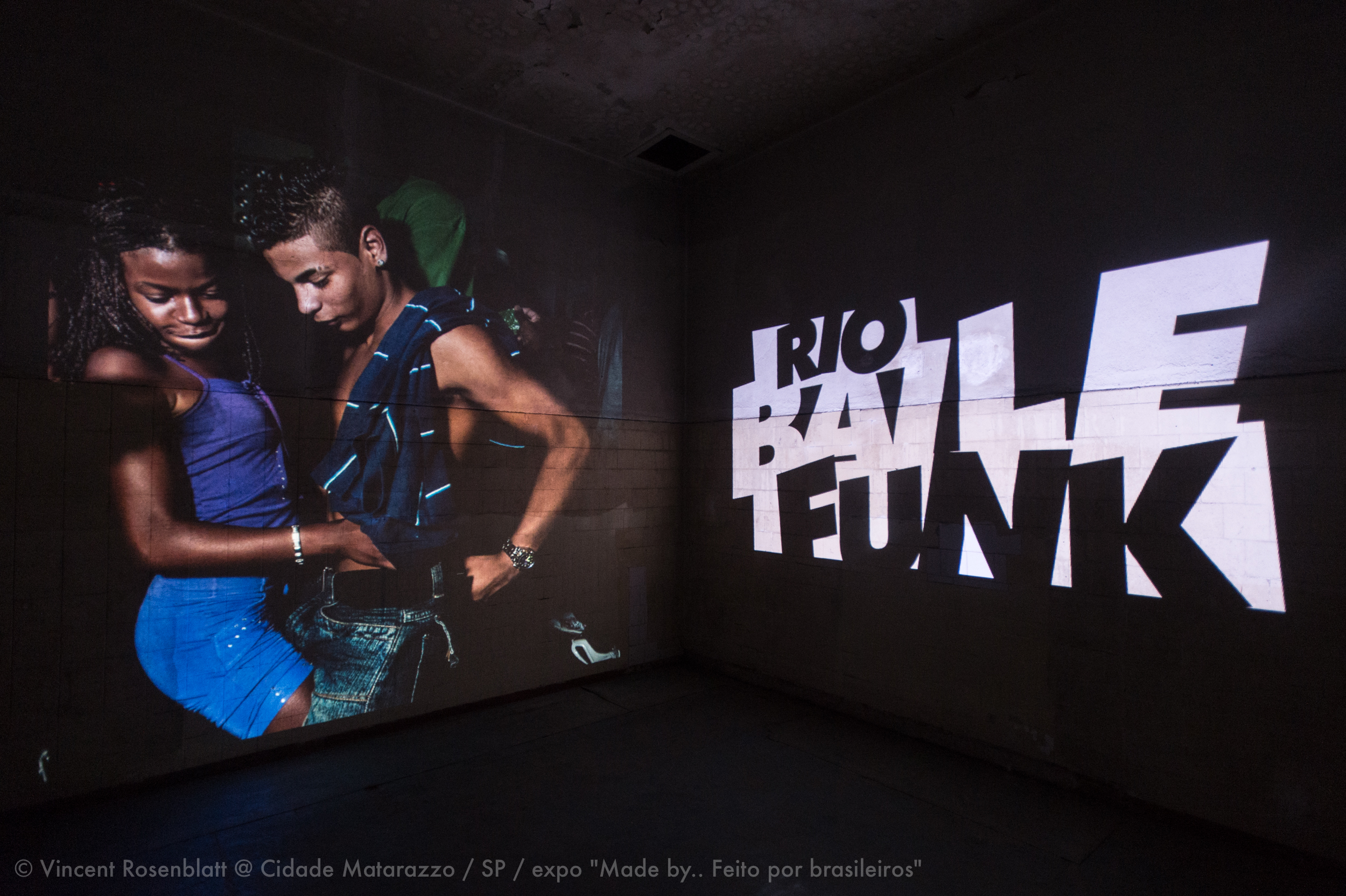  Instalação multimidia / Rio Baile Funk / © Vincent Rosenblatt / Expo "Made By.. Feito por  Brasileiros" Curadoria Marc Pottier na Cidade Matarazzo, São Paulo, 2014. 