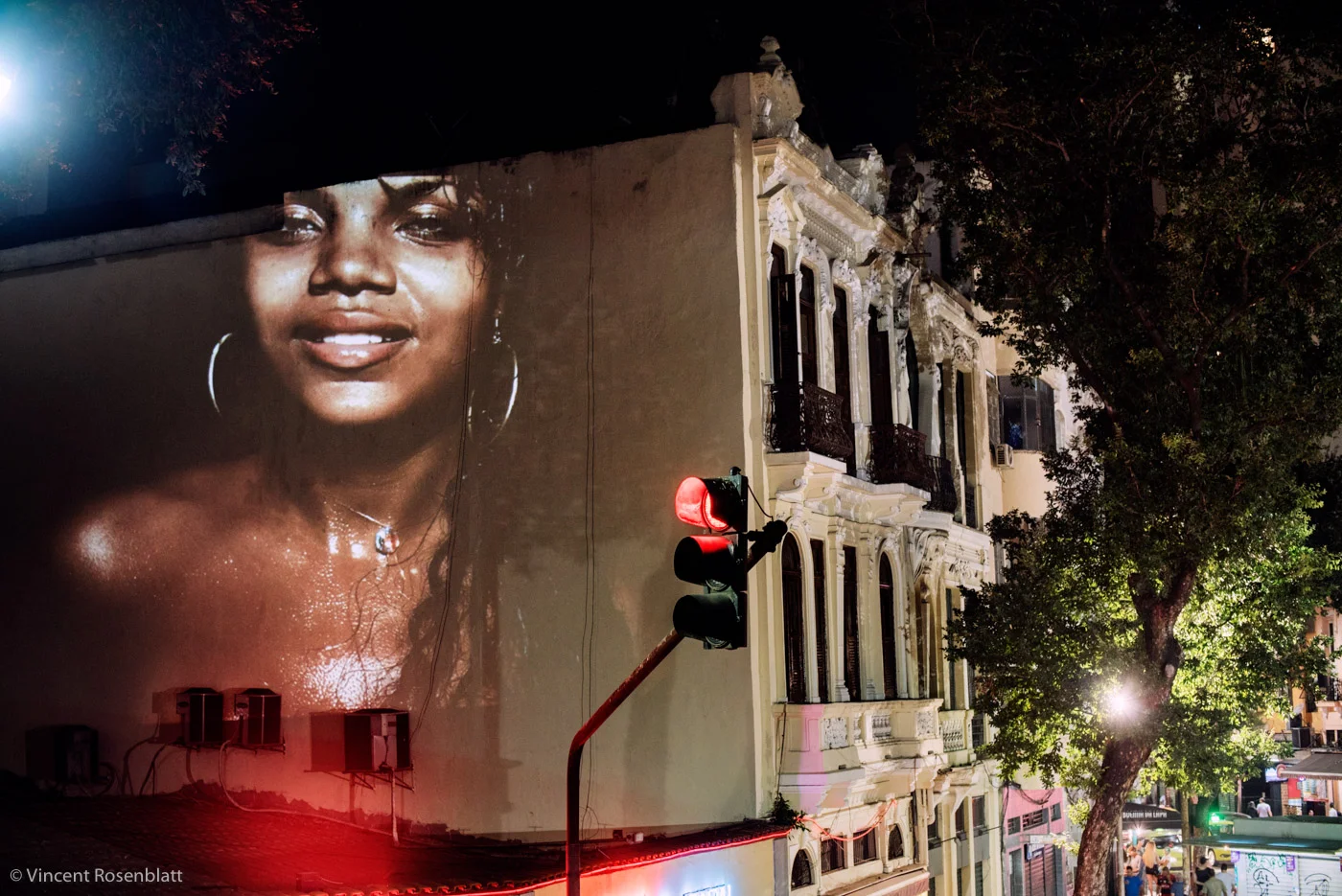 Slideshow "Rio Baile Funk" - work by Vincent Rosenblatt in the district of Lapa, Rio de Janeiro