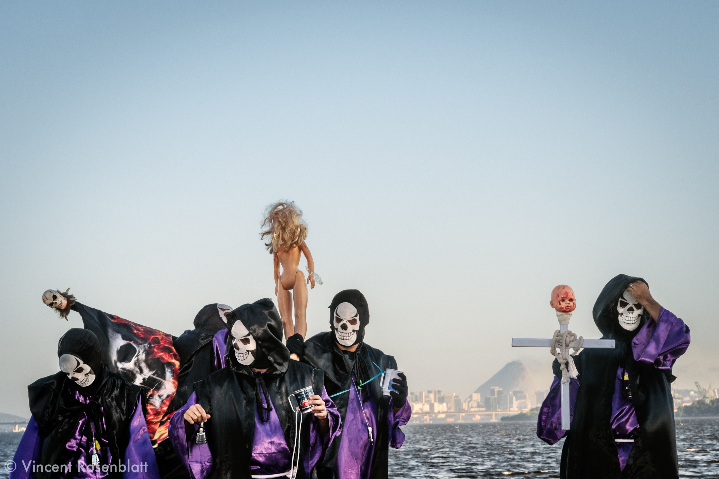  "Skull of the Governor's Island" - Caveira da Ilha - Group of proto Bate-Bola, Ilha do Governador, North Zone of Rio de Janeiro, Carnival 2018. Simpler and much cheaper than the actual Bate-Bola, they represent how the suburban scene looked like mor