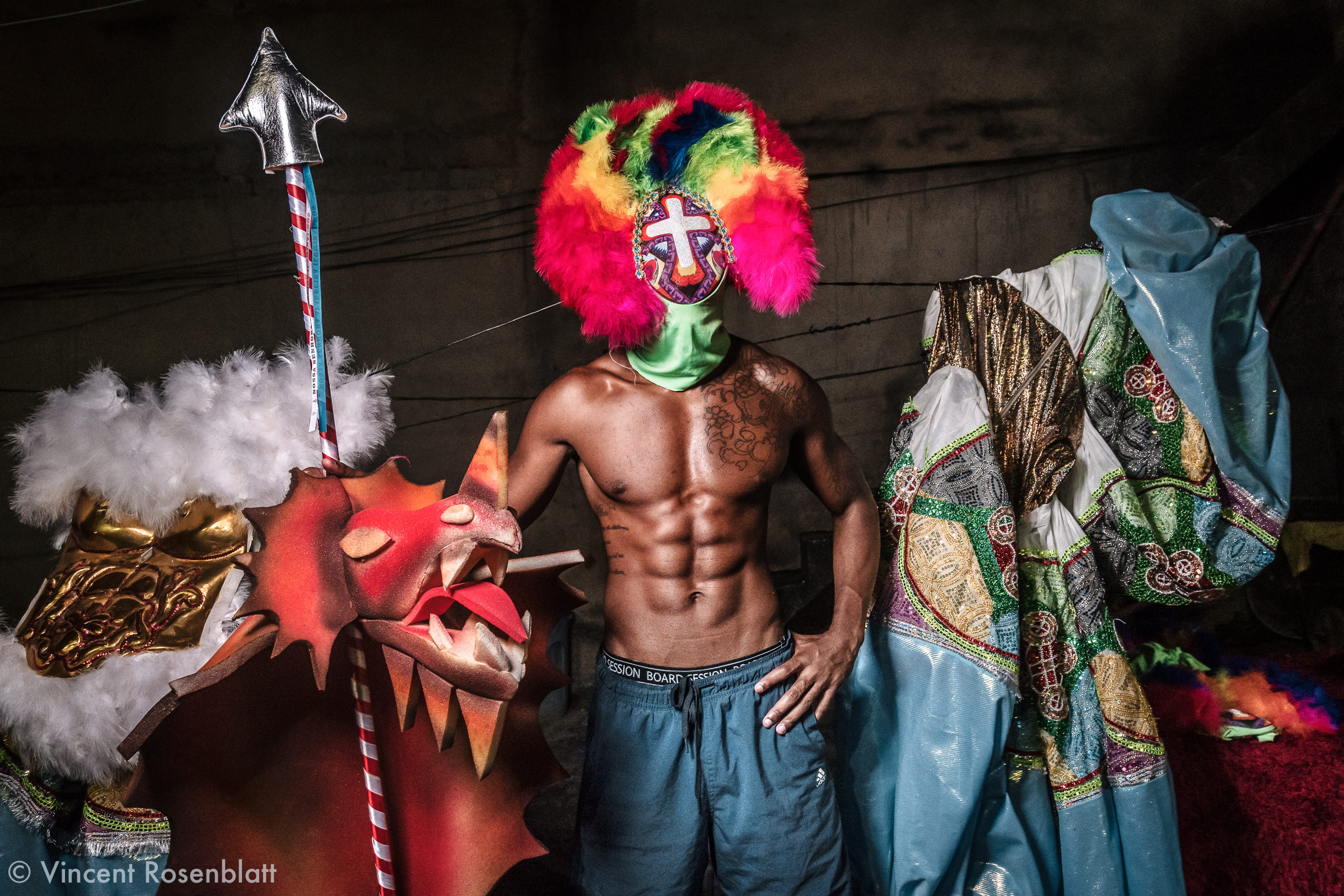  Diogo - member of the Show Maior group in Oswaldo Cruz. That year - they had picked up Saint George - killing the Dragon - as a theme for their Bate-Bola. In Afro-Brazilian religions as Umbanda & Candomblé, São Jorge corresponds to the Orixa Ogum, d