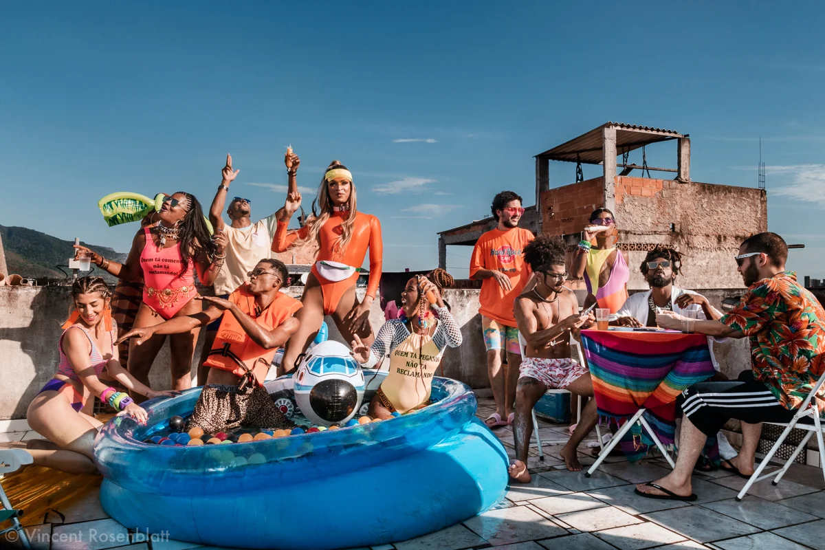 BERRO video music by Heavy Baile feat Tati Quebra Barraco & Lia Clark - shot in City of God favela, Rio de Janeiro 2017. Making of & Stills photo © Vincent Rosenblatt