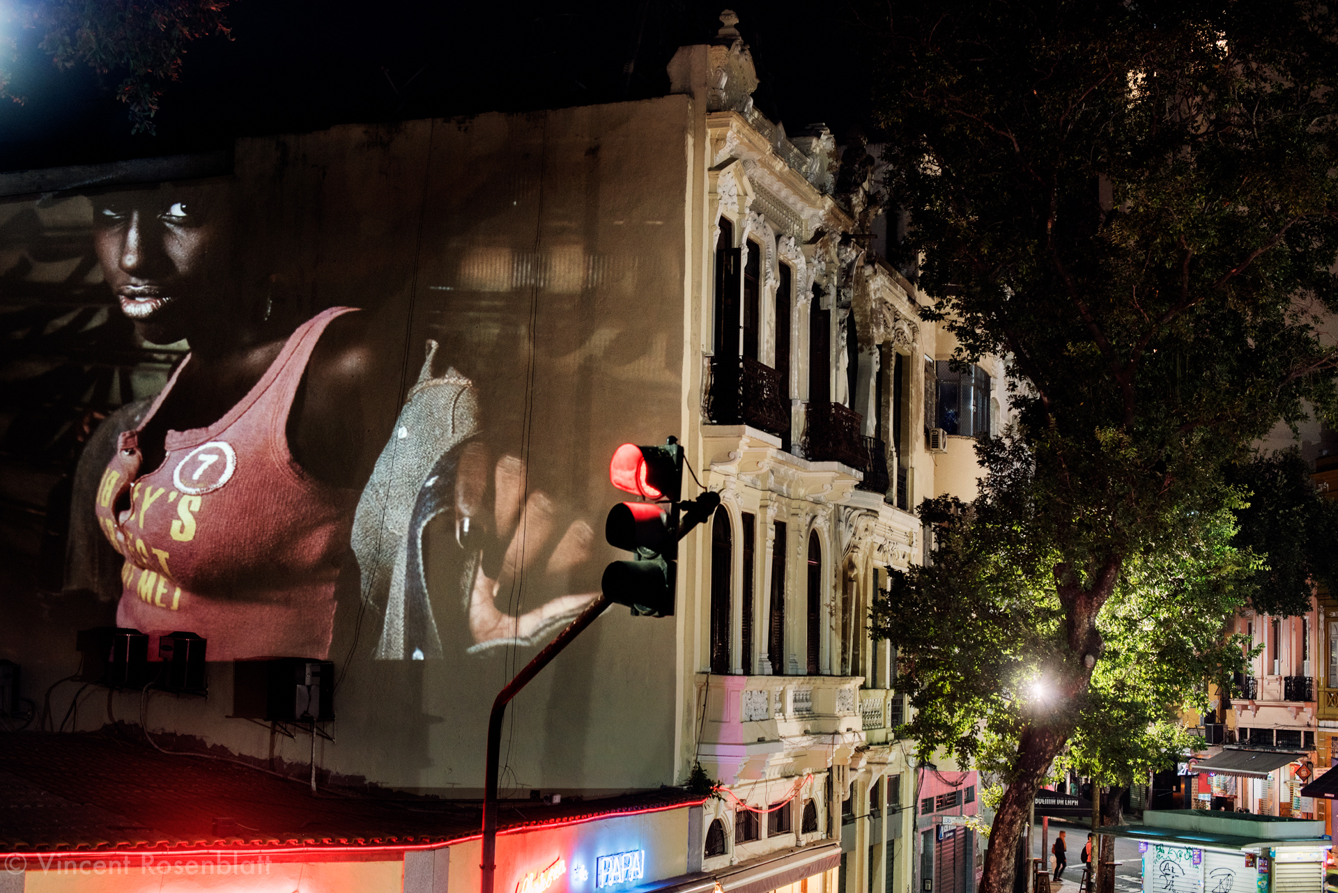  Slideshow "Rio Baile Funk" - work by Vincent Rosenblatt in the district of Lapa, Rio de Janeiro 