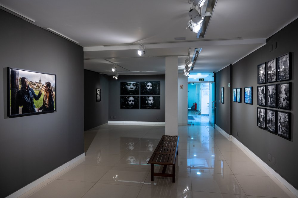  Exhibition « Insouciance - Juventudes Transatlanticas » at the Alliance Française of Botafogo, Rio de Janeiro, 2022.Show & photo © Vincent Rosenblatt 