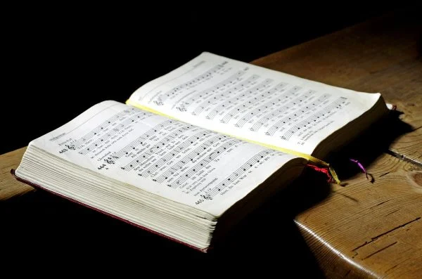 hymnal-468126_1280-600x397.jpg