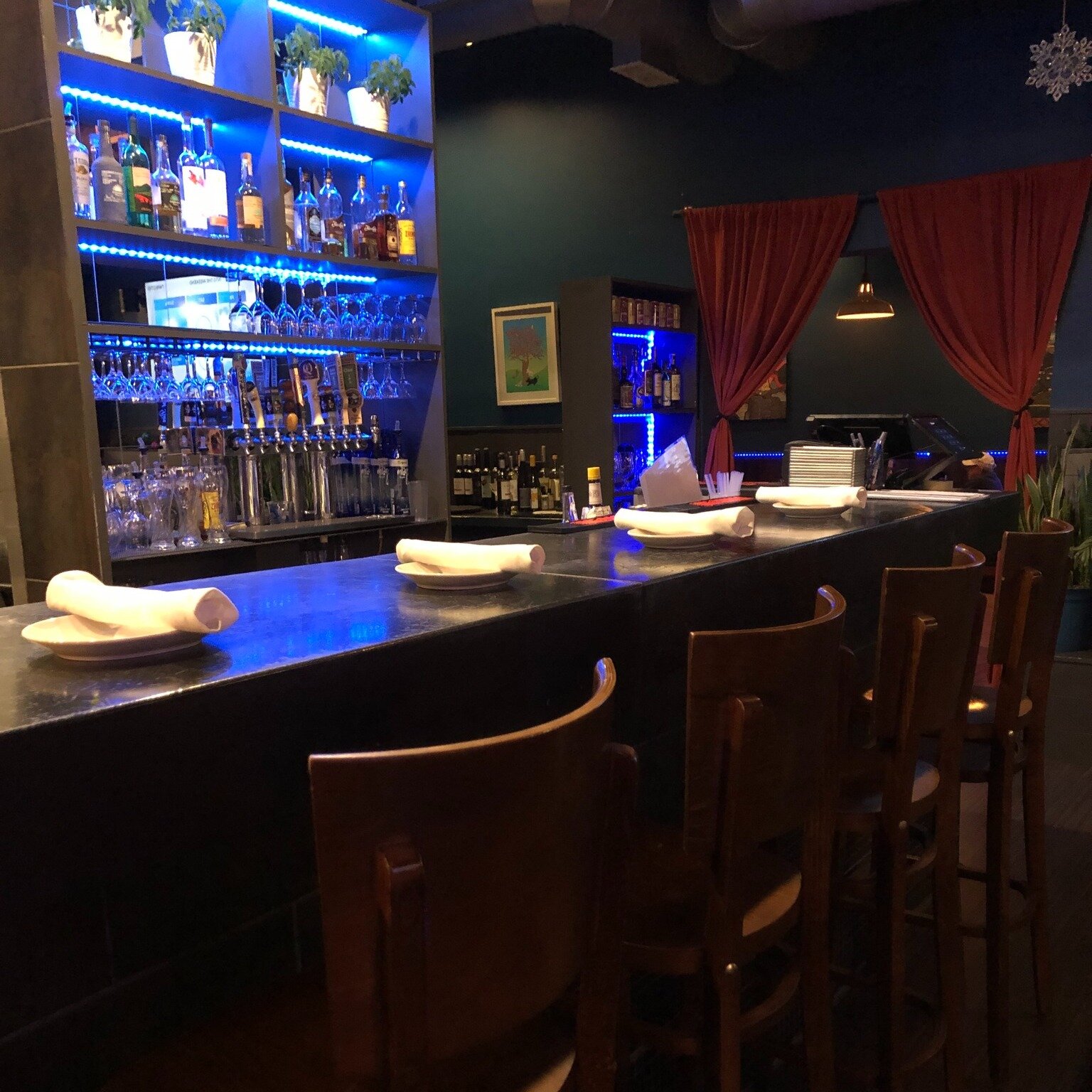 Bar seating is back at La Mesa! Stop in and grab a stool.  Walk in only - for dinner or &quot;just drinks&quot;! Winter dining tip: While we do recommend and appreciate reservations, we are often able to accommodate guests on relatively short notice 