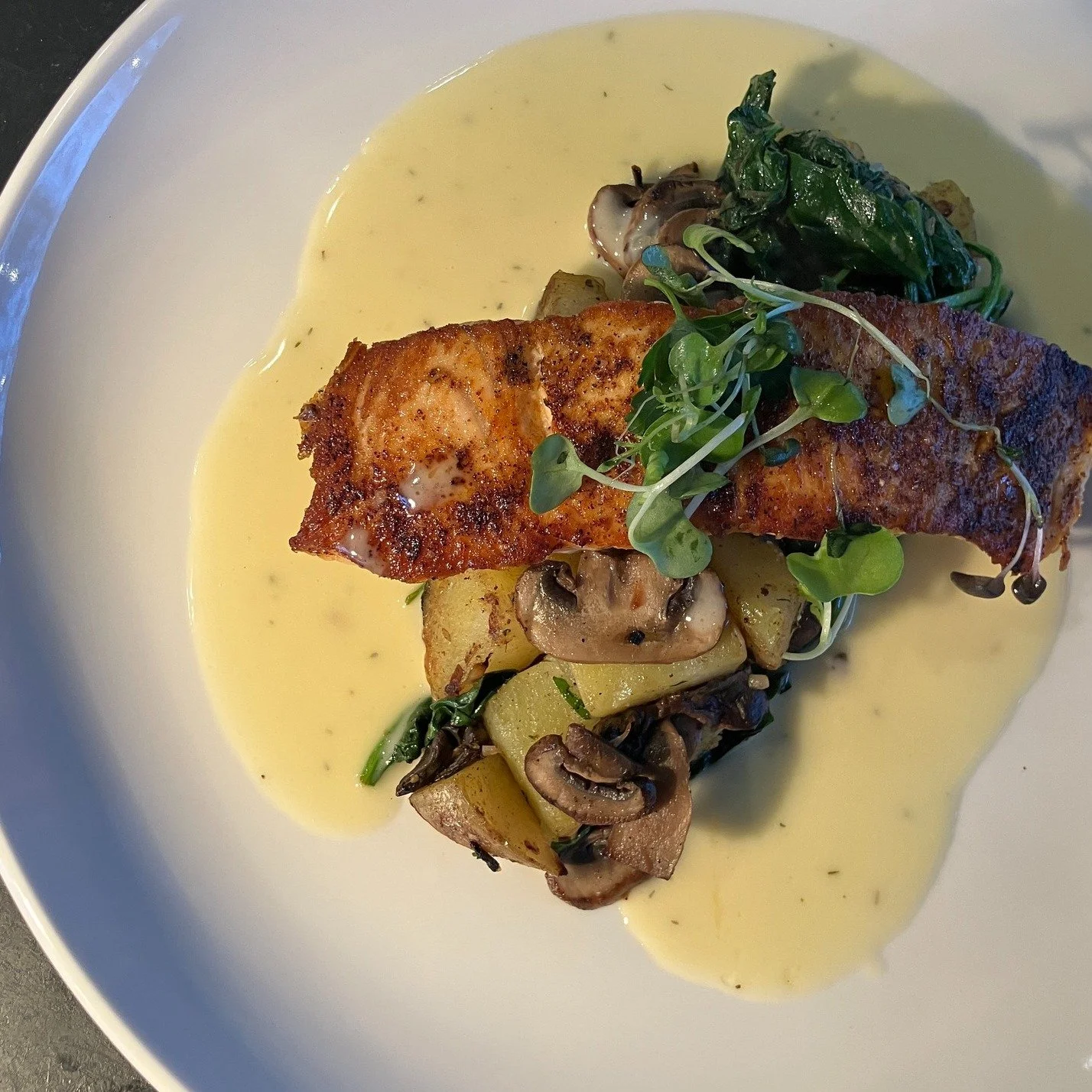 This week at La Mesa:
&bull; Mushroom &amp; Bacon Chowder
&bull; Beet Salad
&bull; Norwegian Salmon
&bull; Cr&egrave;me Br&ucirc;l&eacute;e

Wednesday live music: Comes a Time 6&ndash;8pm