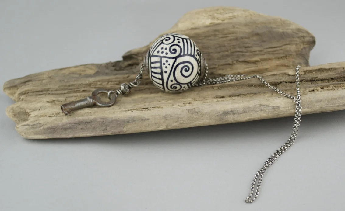 Round Necklace2.jpg