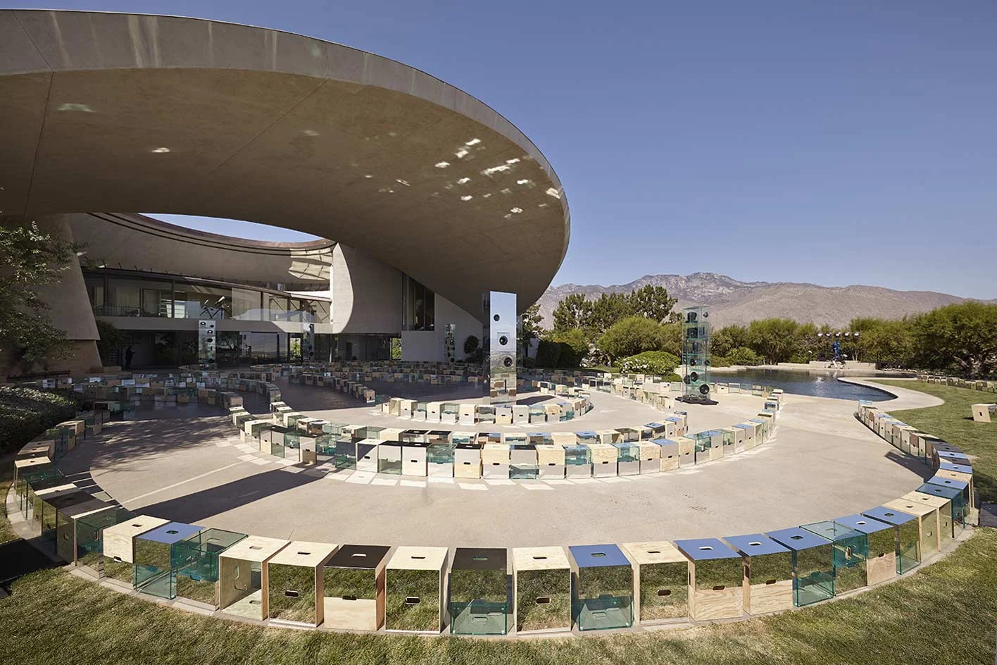 13_LouisVuittonPalmSprings.jpg