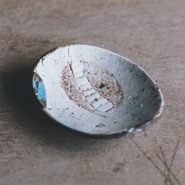 Plate by @jillymartin
Photo @arturrummel
#ceramicplate #instaceramics #handmadeplates
