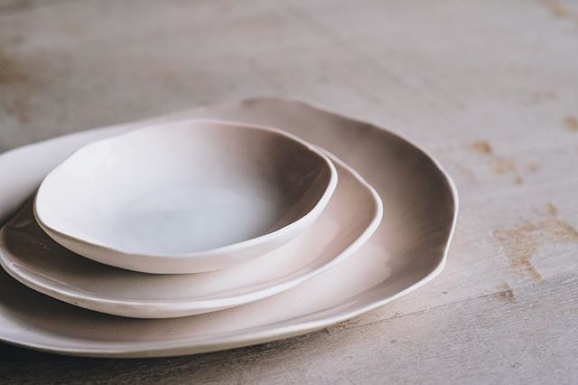 These plates from @ghazceramics feel like living things
Photo @arturrummel
#ceramicplates #instaceramics #stoneware #naturalforms