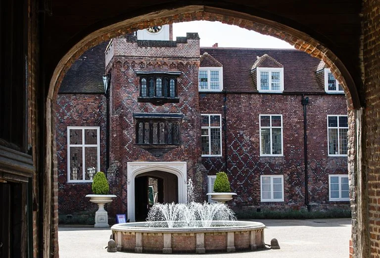 Courtyard-view-of-Fulham-Palace-through-doorway.jpg