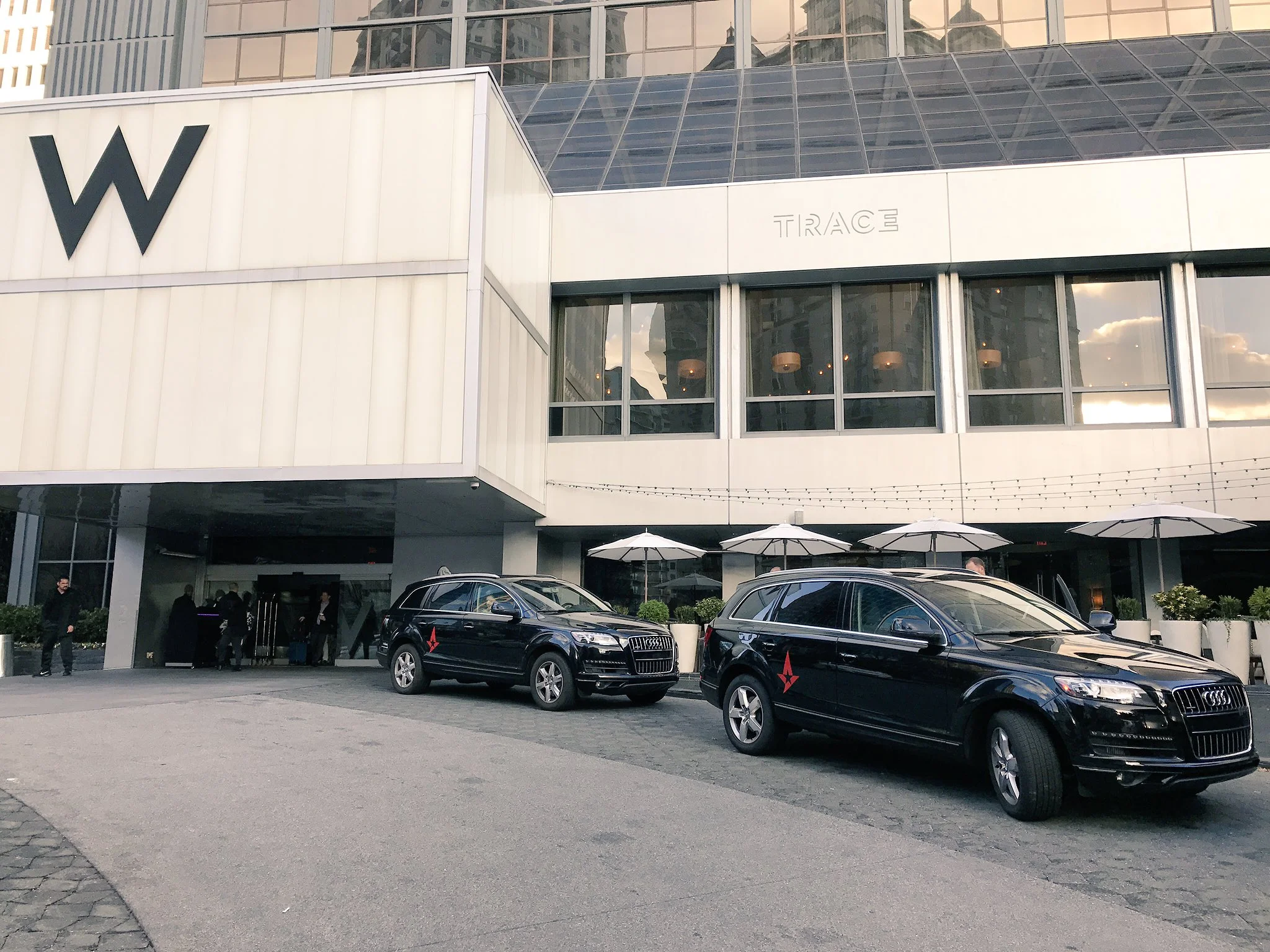 Astralis Getting Picked Up In Audi's (Photo: Audi)