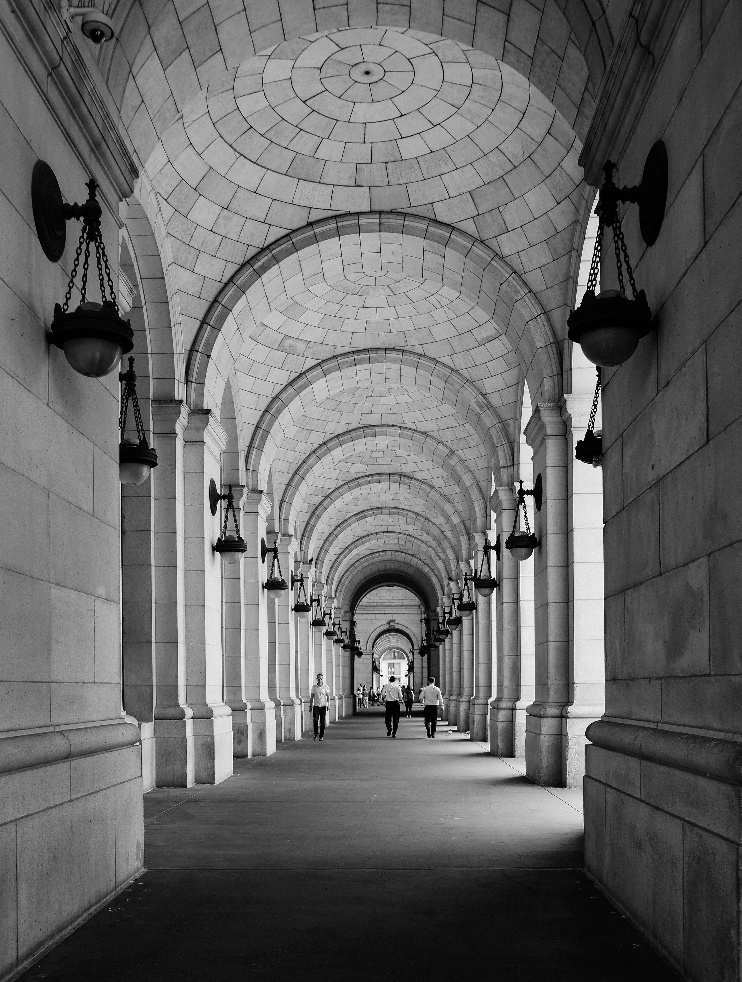 The Union Station was designed in the Beaux-Arts style and meant to mimic the Roman Baths of Caraculla and Diocletian .