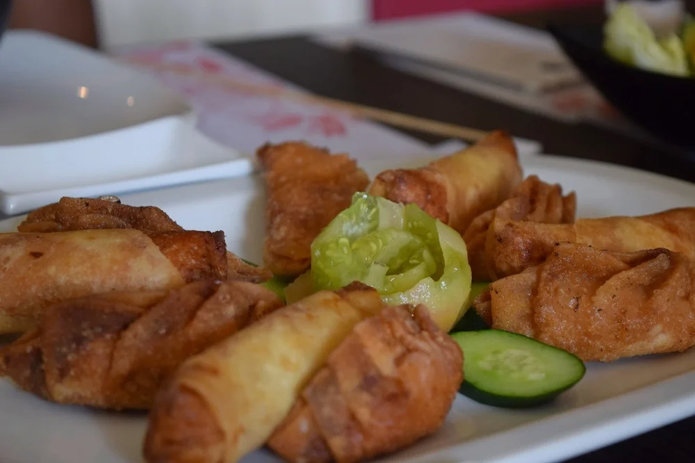 Questions about nosa and folly: the lunch club at sakura