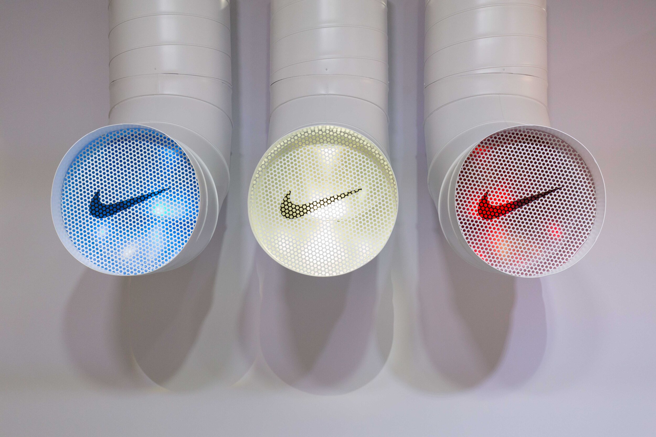 Nike-On-Air-Paris-8----ART-DIRECTION-+-DESIGN-BY-WWWESH-STUDIO-4.jpg