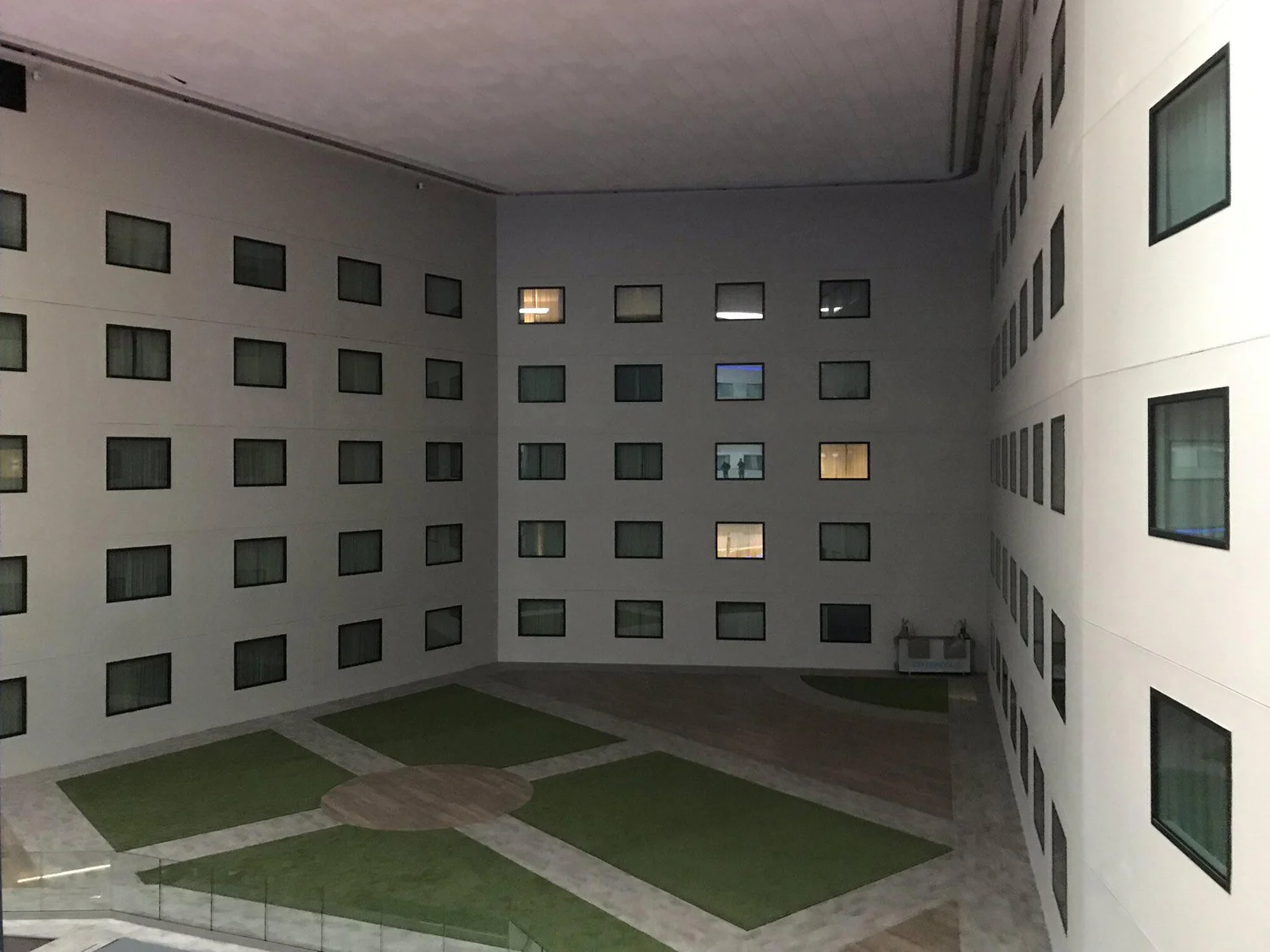 GLITCHED OUT OF REALITY: WELCOME TO THE BACKROOMS
