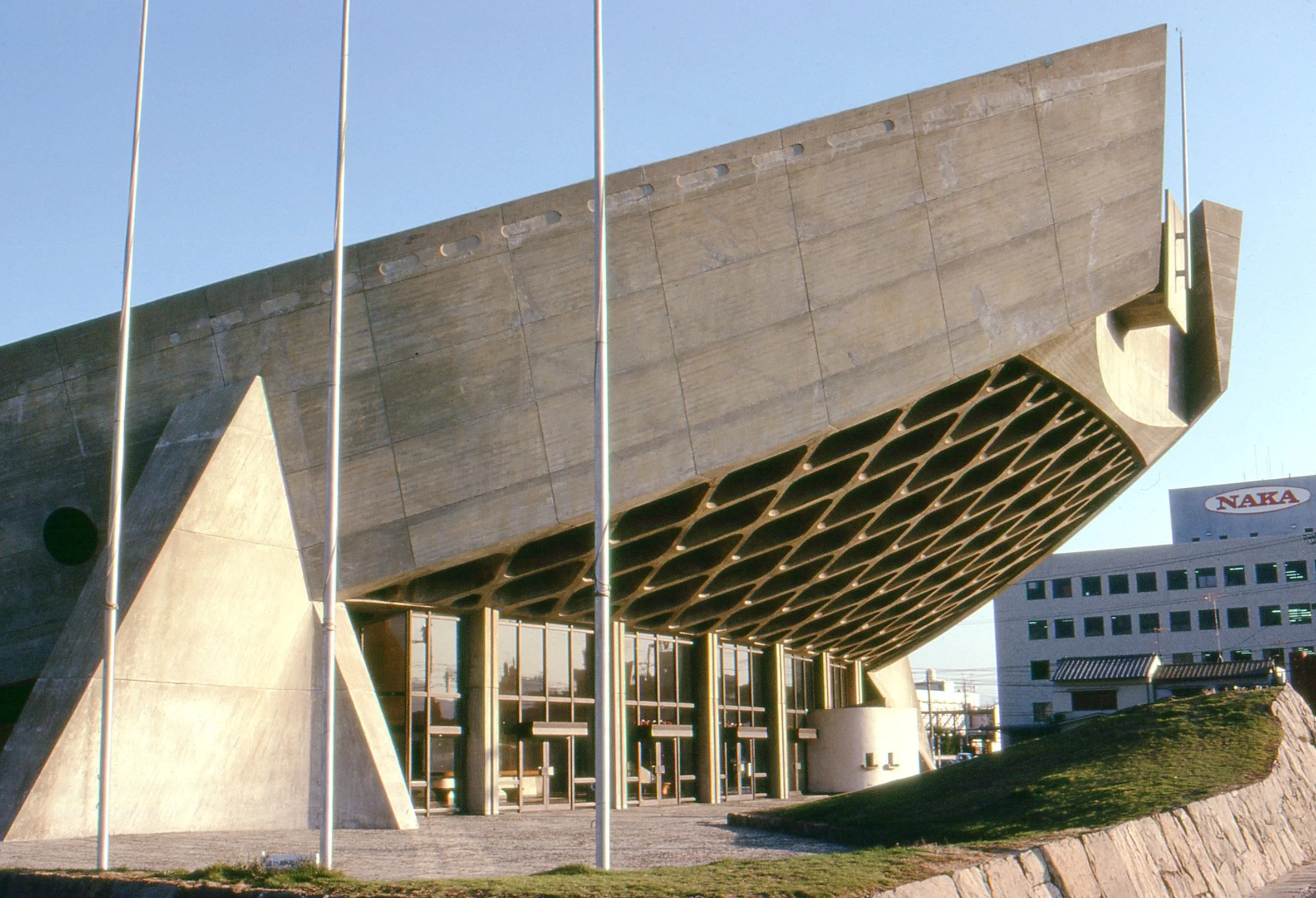 kagawa-prefectural-gymnasium-kenzo-tange-demolition-news-architecture-concrete-japan_dezeen_2364_col_0.jpg