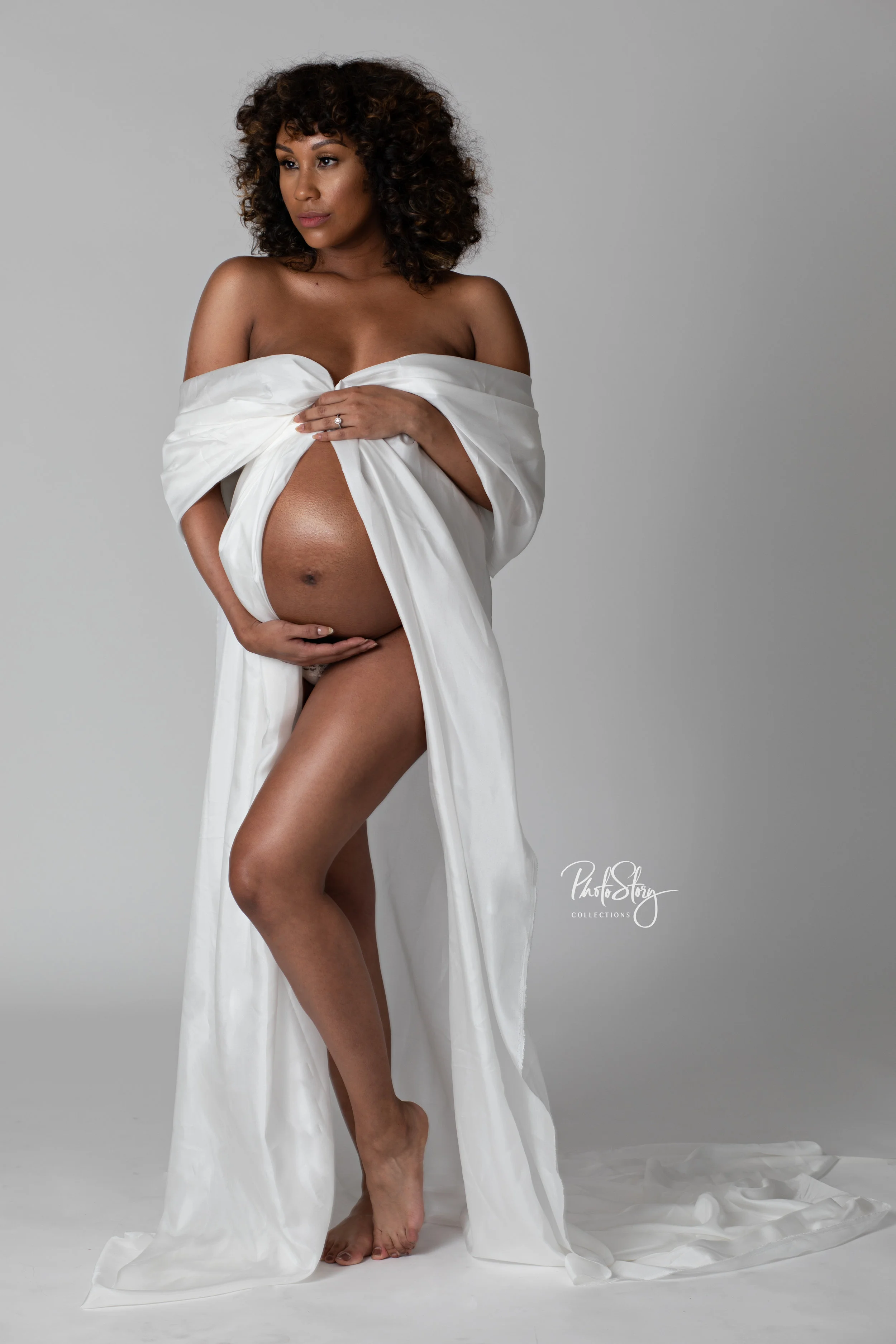 Maternity-Session-Alexis-logo-1.jpg