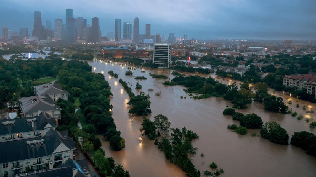 Stories “R” Us: The Harvey Hustle