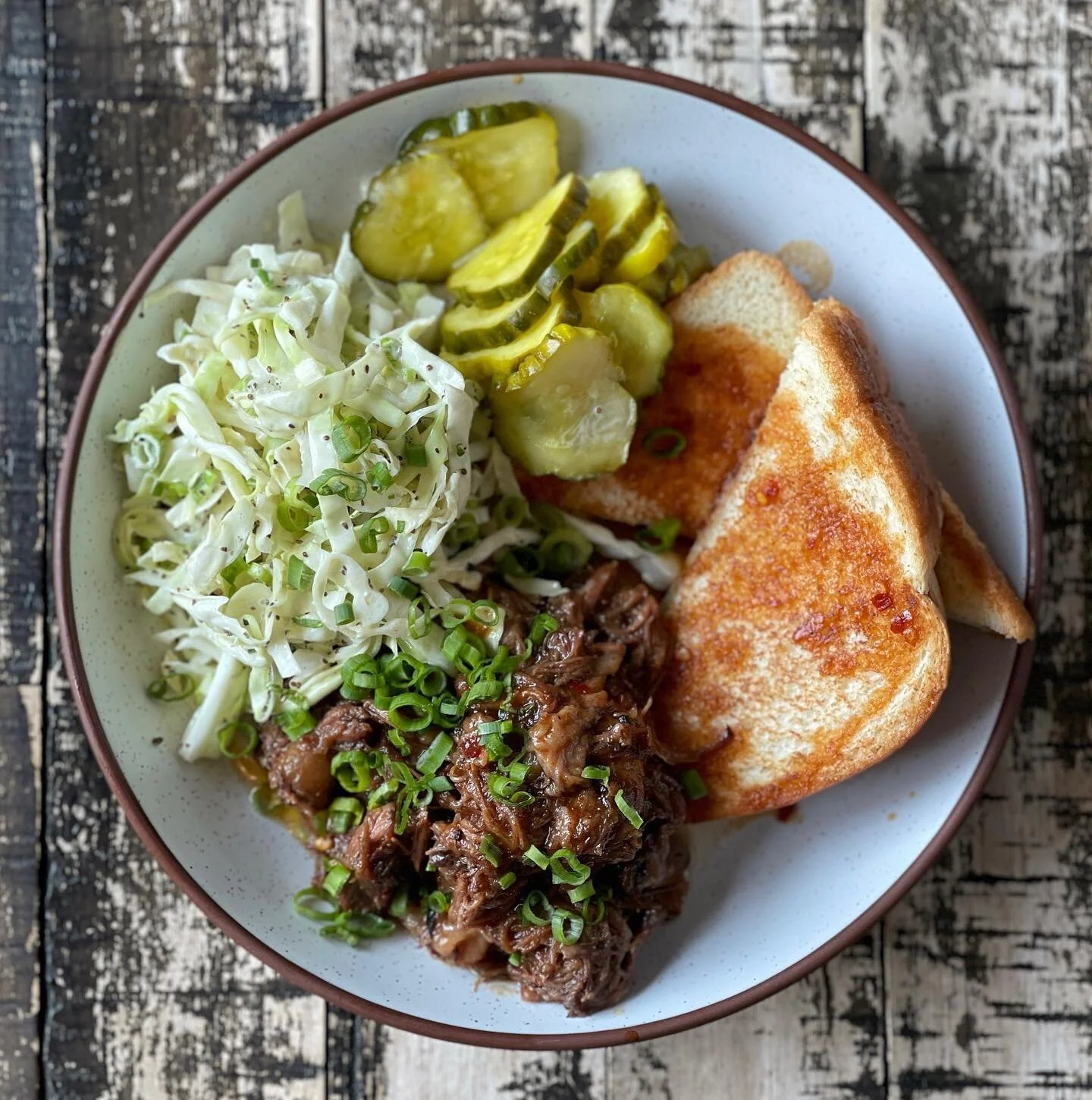 our staff was LOSING. THEIR. MINDS. over this bbq oxtail we added to the brunch menu🤭 wanna try it? see you tomorrow ✌️
&bull;
#bostonfoodies #bostoneats #bostoneater #bostonfoodjournal #bostonfoodguide #bostonbrunch #bostonbrunchguide #bestbrunch #