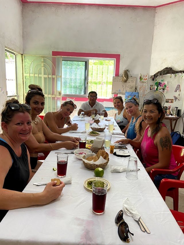 meal with mayan family2.jpg