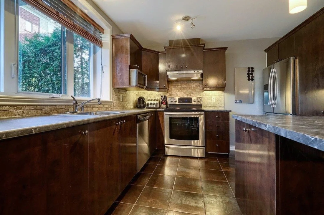 cuisine-inox-4585-Ch-des-Prairies-app2-brossard-qc.jpg