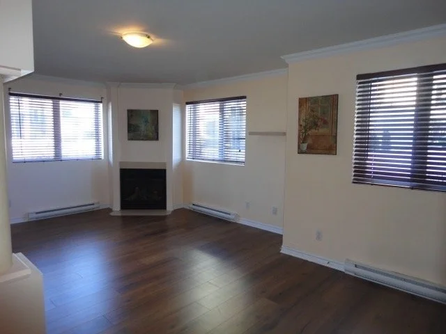 foyer-salon-4545-av-Colomb-Brossard-qc.jpg