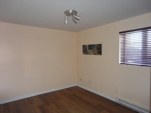 chambre-principale-4545-av-Colomb-Brossard-qc.jpg