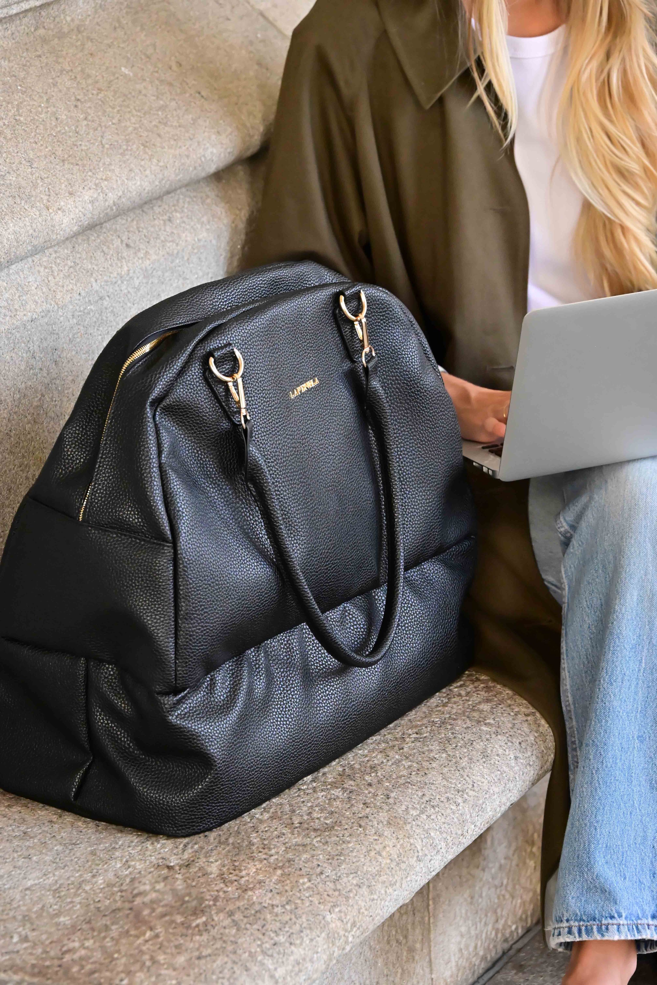 Fashion_graphic_studio_photography_bag 28.jpg