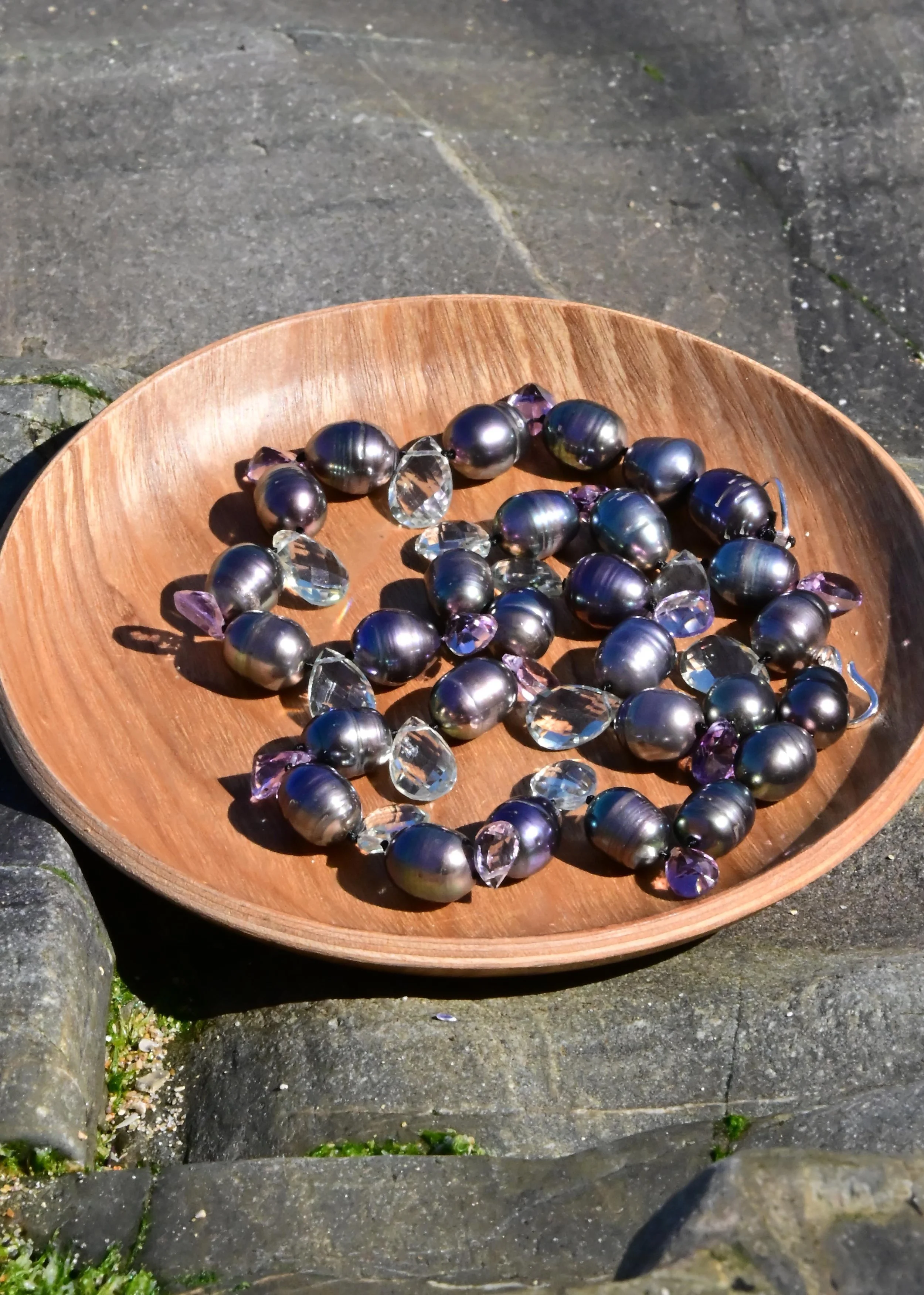 Treasure Island Pearls Necklace 3.jpg