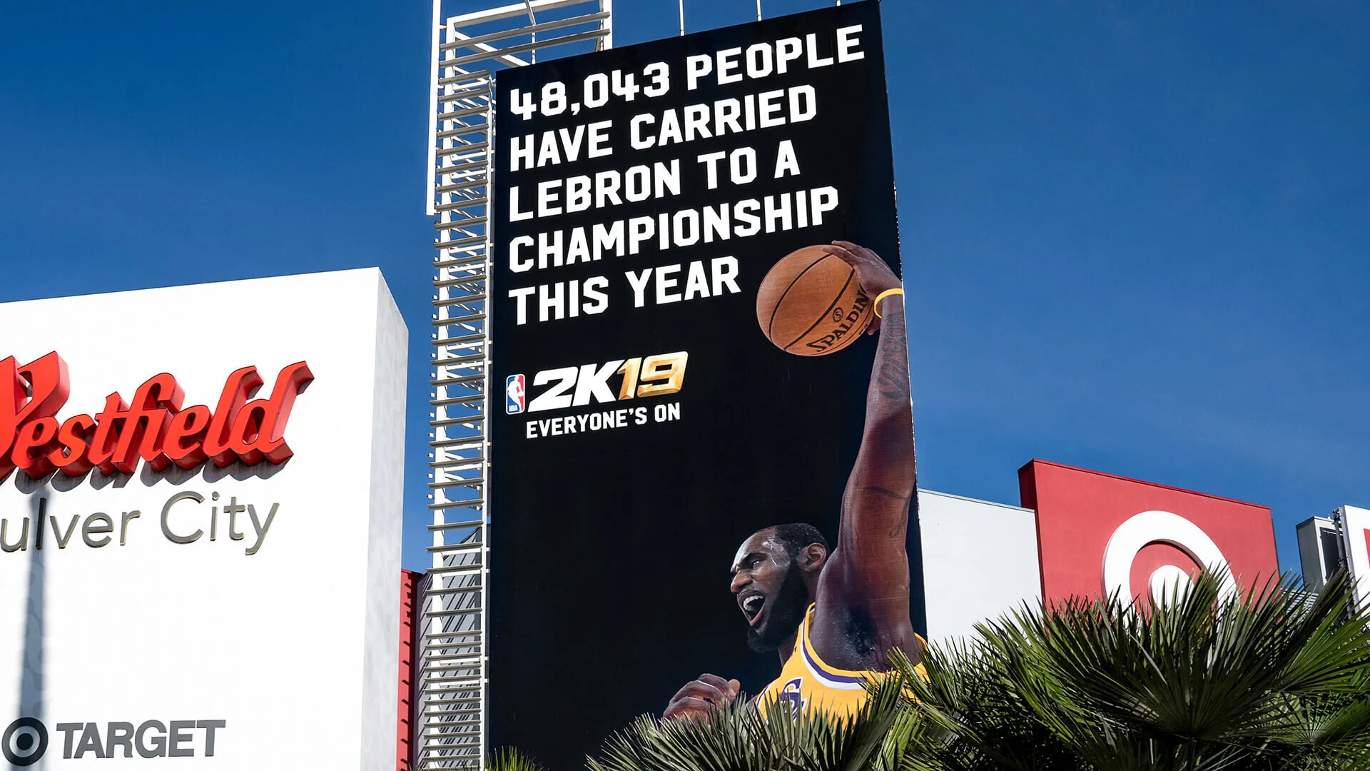 2K19_EVERYONE_OOH_CAROUSEL_1.jpg