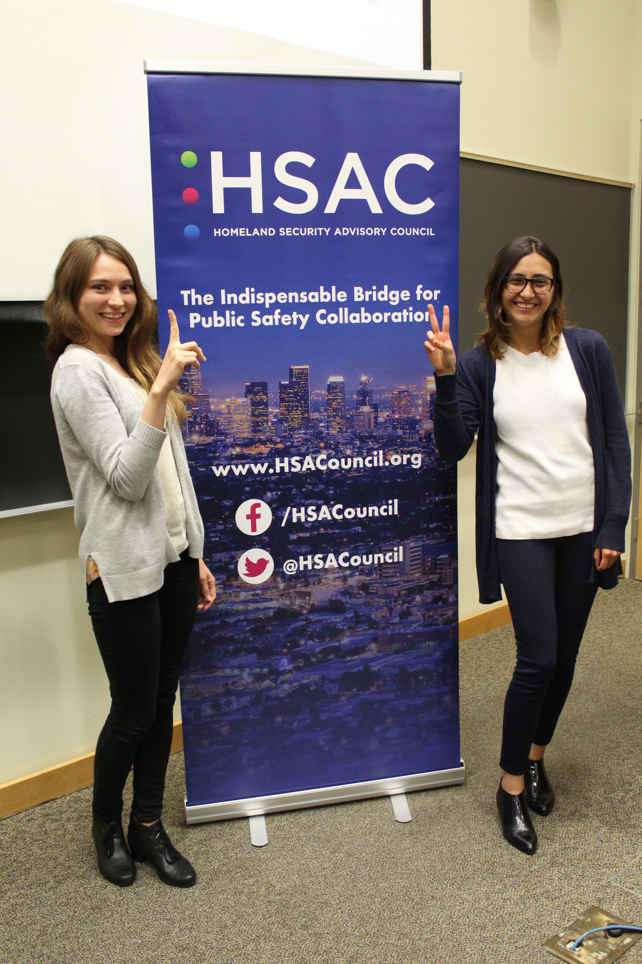 First Place: Pamela Gutierrez Forero, Anastasia Kornilova (USC)