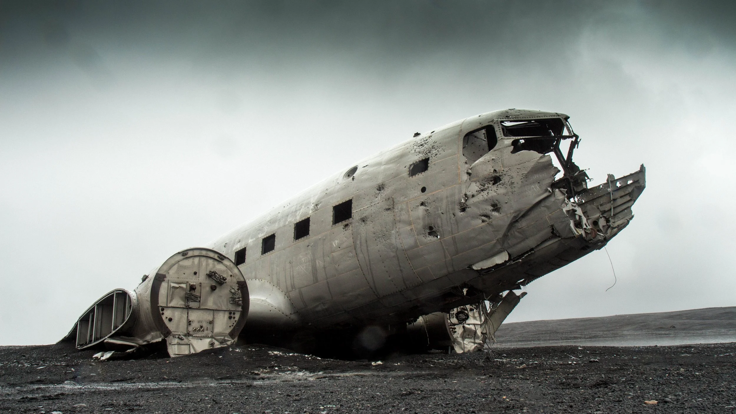 abandoned-airplane-apocalypse-6709.jpg