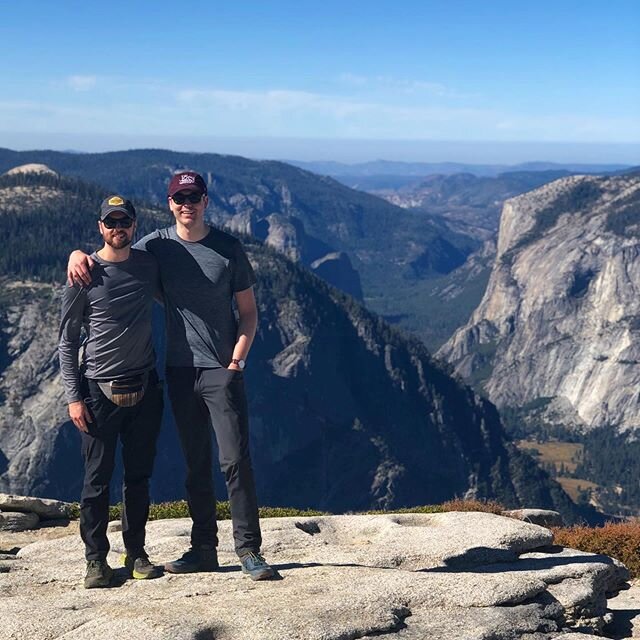 These two hiked to the top of Half Dome, and not only remembered to bring a Joey Hat, but a pretty sweet fanny pack as well. 👍🏻🧗🏻⛰