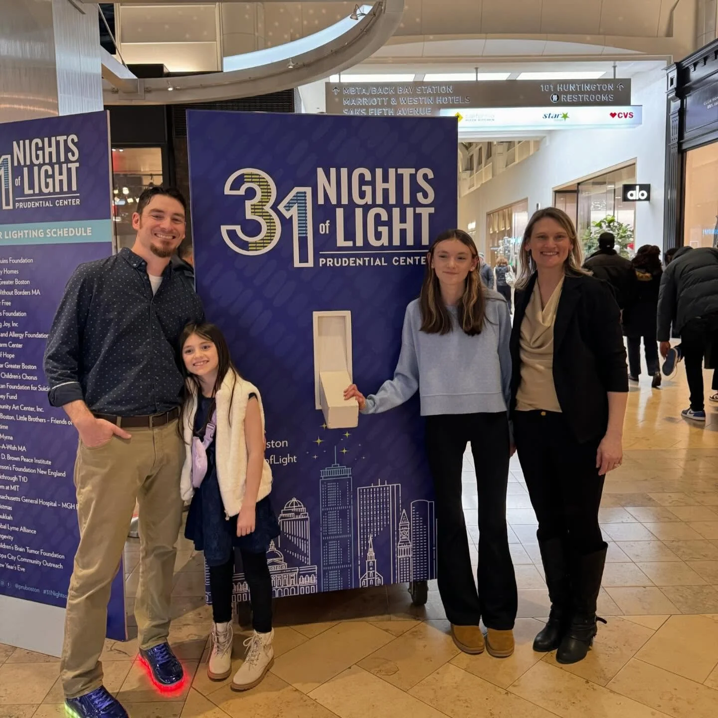 Tonight was MAGICAL! We were joined by the Gregory family, and got to watch while Vivien flipped the switch to light up the @pruboston in blue and gold, in honor of The Joey Fund and Cystic Fibrosis Foundation!

💙💛💫💛💙