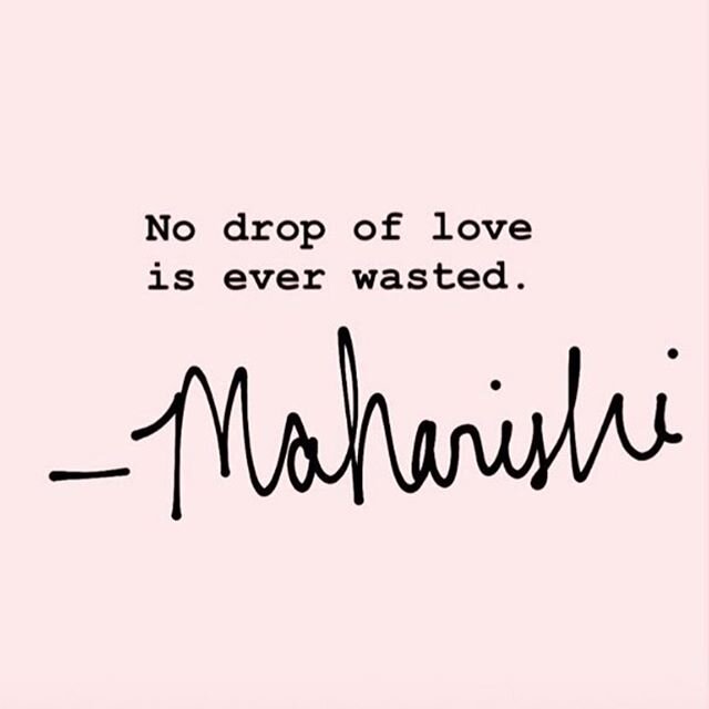 How can you spread of drop of LOVE this weekend? Happy Saturday ✌🏼