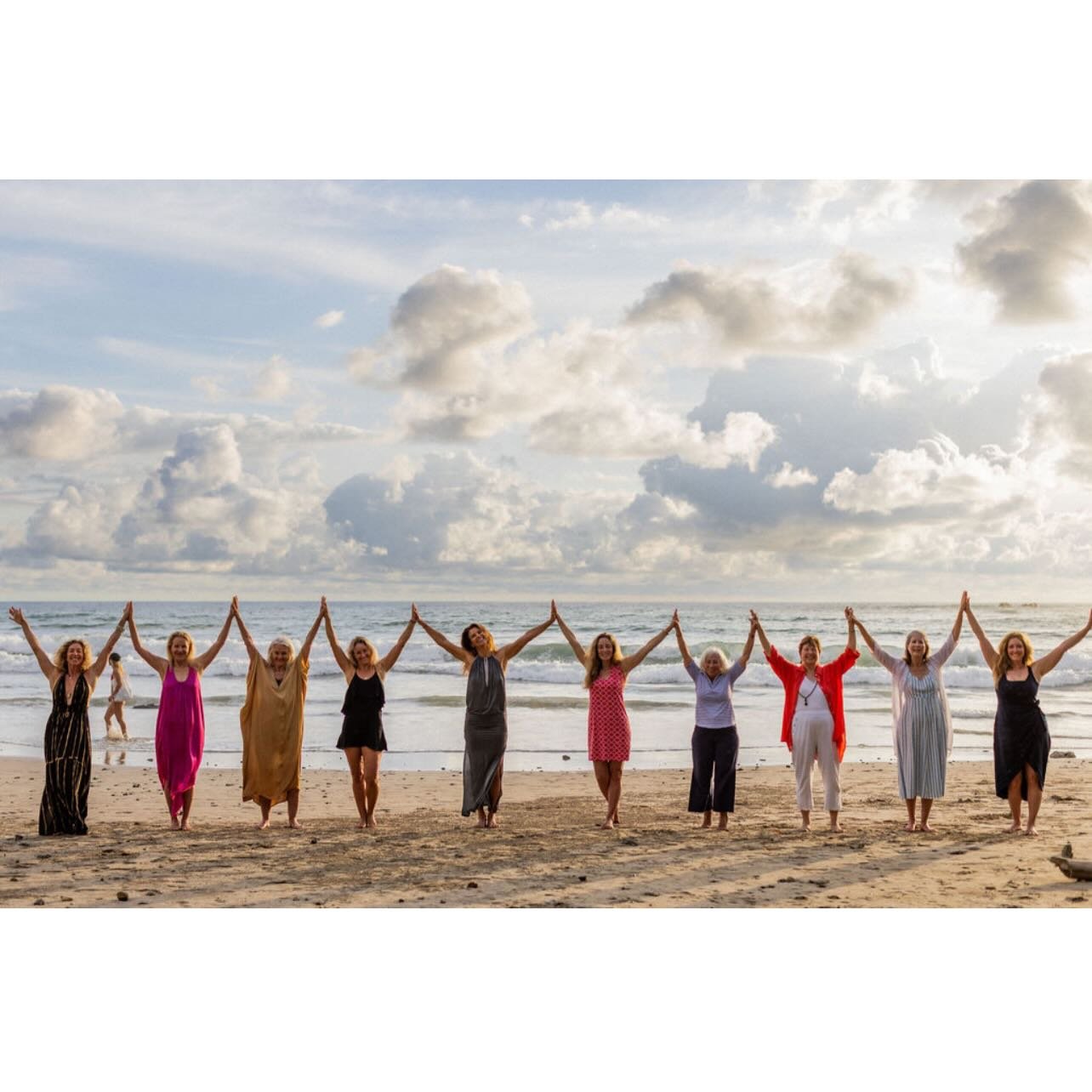 We had the most extraordinary experience as we hosted a 𝑳𝒆𝒂𝒅 𝒘𝒊𝒕𝒉 𝑳𝒐𝒗𝒆 𝑹𝒆𝒕𝒓𝒆𝒂𝒕 in Nosara, Costa Rica, last month. 

Lead with Love Founder and Director @ginamurdockaspen is a person who loves the waves and the sea as much as the mo